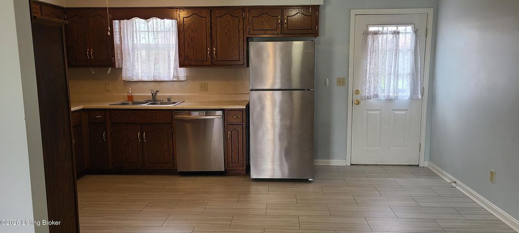 Photo of 100 Caldwell Ave, Bardstown, KY 40004 (MLS # 1712679)