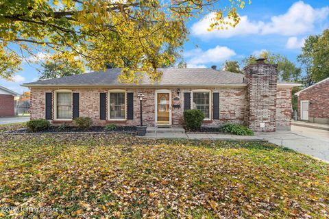 Photo of 5110 Constance Dr, Louisville, KY 40272 (MLS # 1702361)