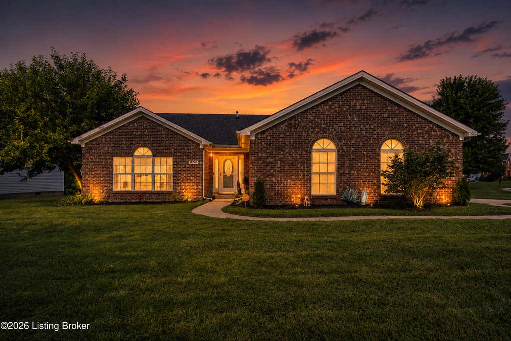 Photo of 10700 Black Walnut Blvd, Louisville, KY 40229 (MLS # 1727385)