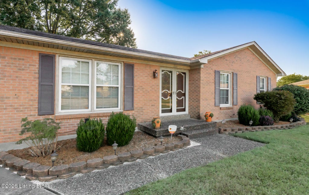 Photo of 201 Angeletta Way, Louisville, KY 40214 (MLS # 1729123)