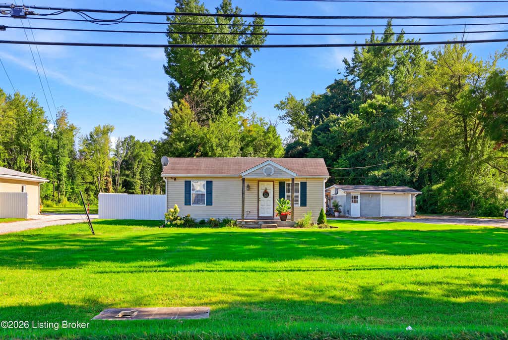 Photo of 1802 Rangeland Rd, Louisville, KY 40219 (MLS # 1724960)