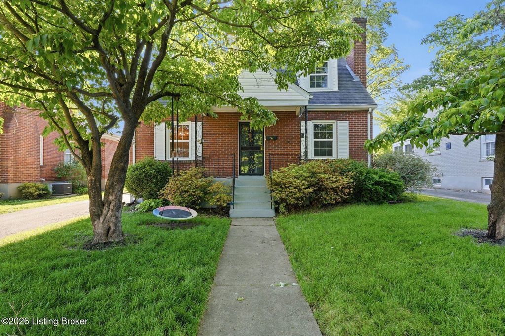 Photo of 225 Brown Ave, Louisville, KY 40207 (MLS # 1716126)