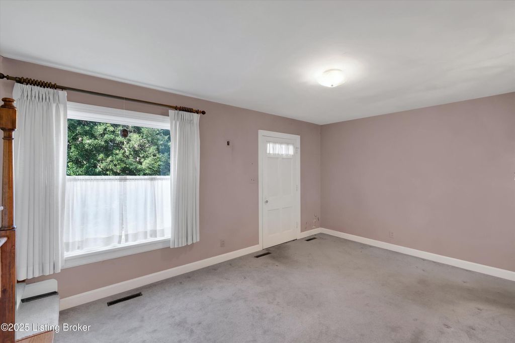 Photo of 4212 Norbourne Blvd, Louisville, KY 40207 (MLS # 1705914)