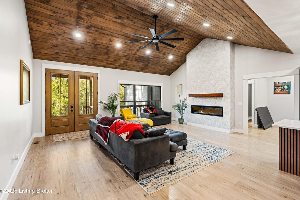 Photo of 2191 W US HWY 42, La Grange, KY 40031 (MLS # 1704455)