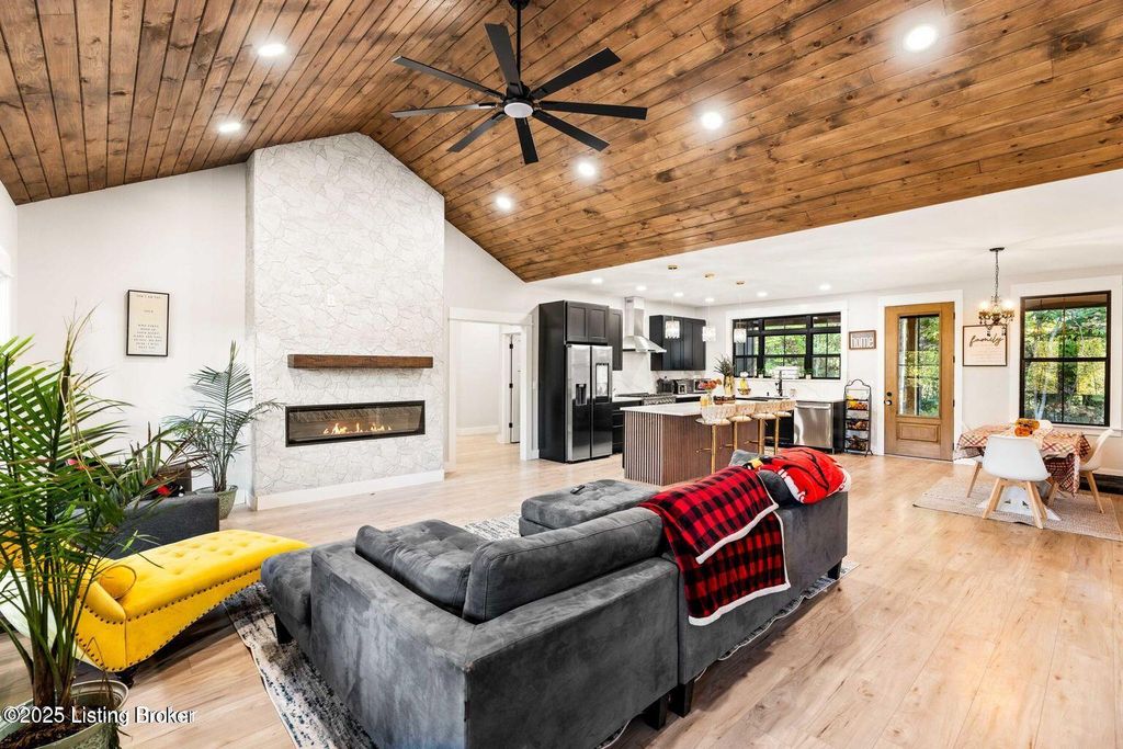 Photo of 2191 W US HWY 42, La Grange, KY 40031 (MLS # 1704455)