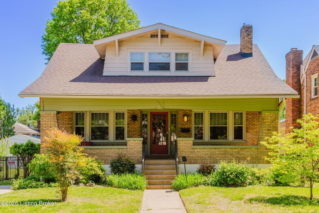 Photo of 2232 Gladstone Ave, Louisville, KY 40205 (MLS # 1715480)
