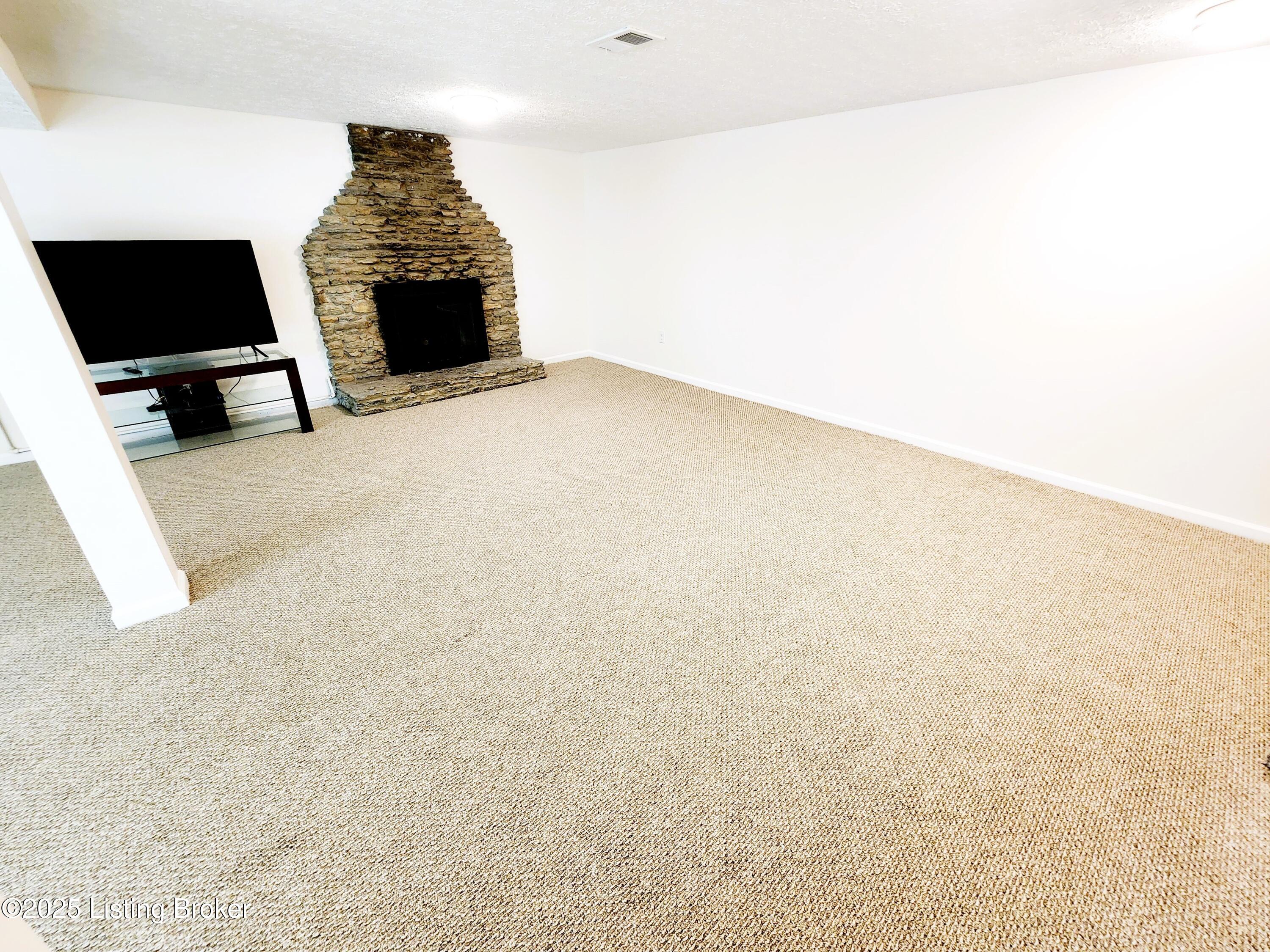 9125 Wanlou Dr, Louisville, Pennsylvania image 37