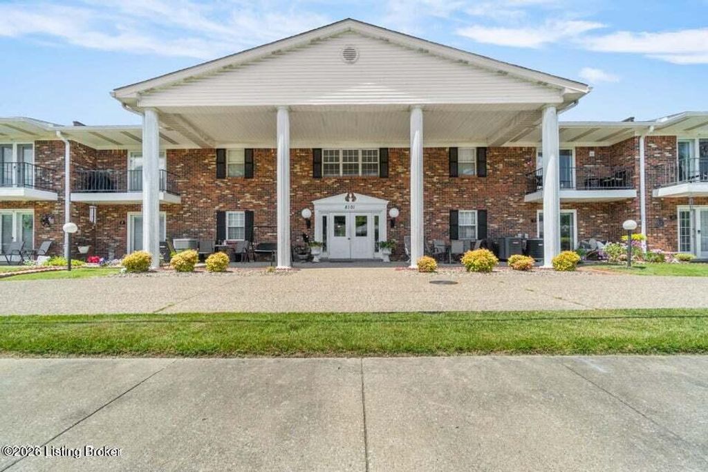 Photo of 8101 Wendamoor Dr # 19-1, Louisville, KY 40228 (MLS # 1714469)