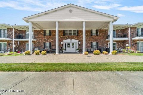 Photo of 8101 Wendamoor Dr # 19-1, Louisville, KY 40228 (MLS # 1714469)