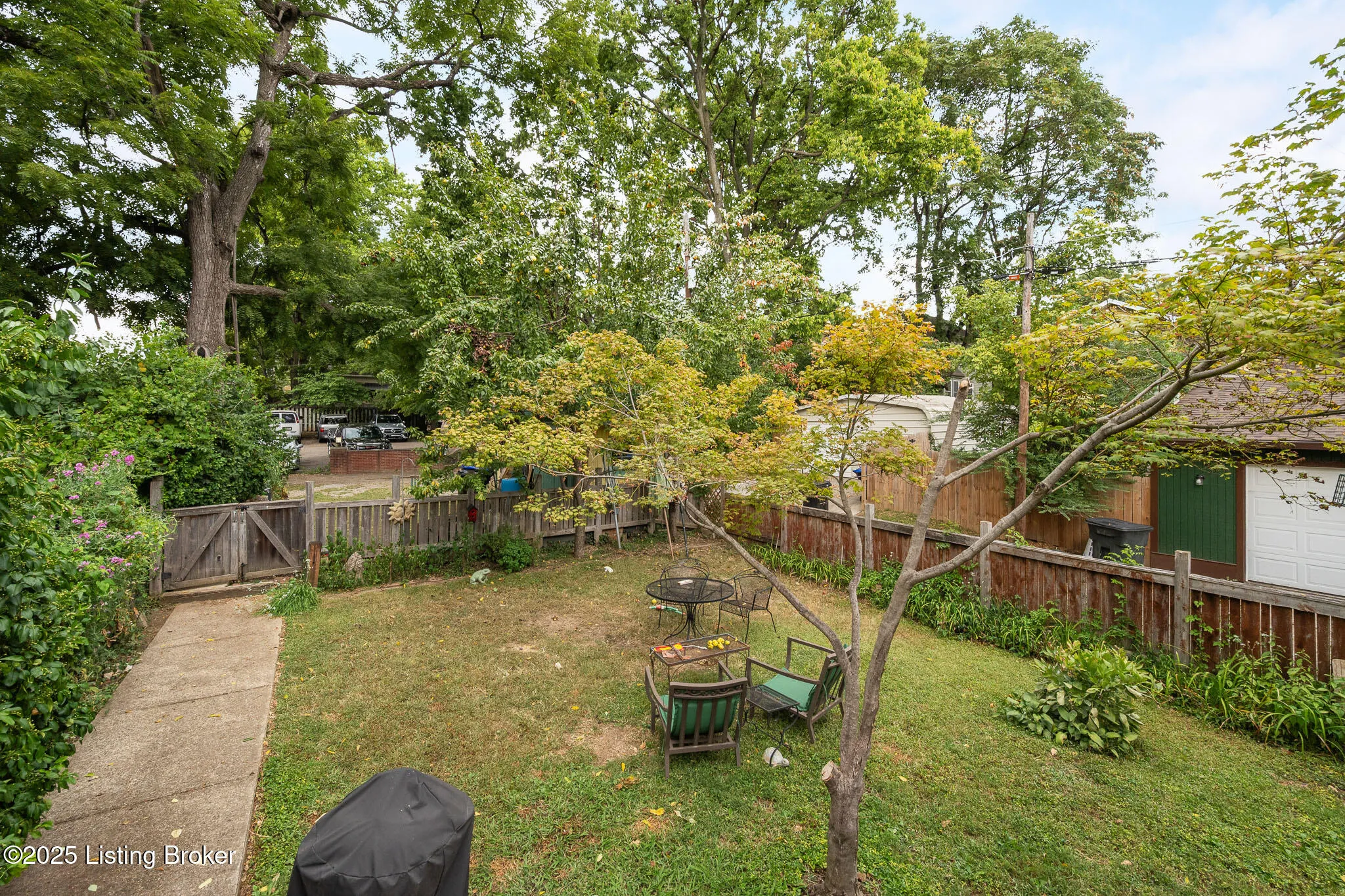 Louisville, Kentucky 40205, United States, 3 Bedrooms Bedrooms, ,1 BathroomBathrooms,Residential,Active,233669