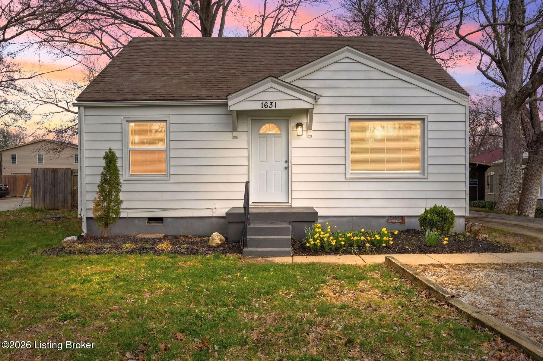 Photo 1 of 24 — 1631 Rangeland Rd, Louisville, KY 40219