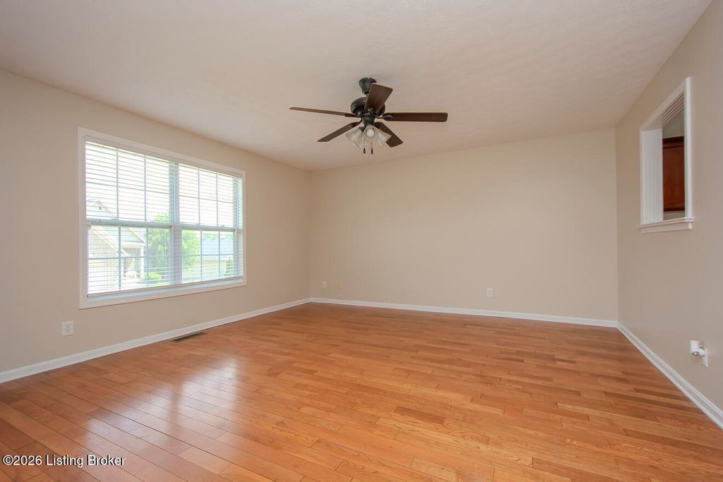 Photo of 261 Bridlewood Ave, Shelbyville, KY 40065 (MLS # 1707586)