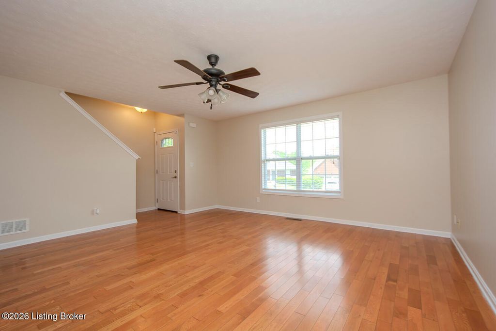 Photo of 261 Bridlewood Ave, Shelbyville, KY 40065 (MLS # 1707586)