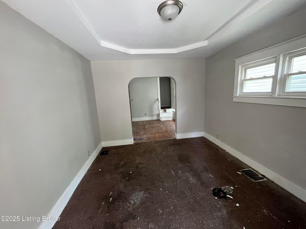 Photo of 1759 W Hill St, Louisville, KY 40210 (MLS # 1713279)