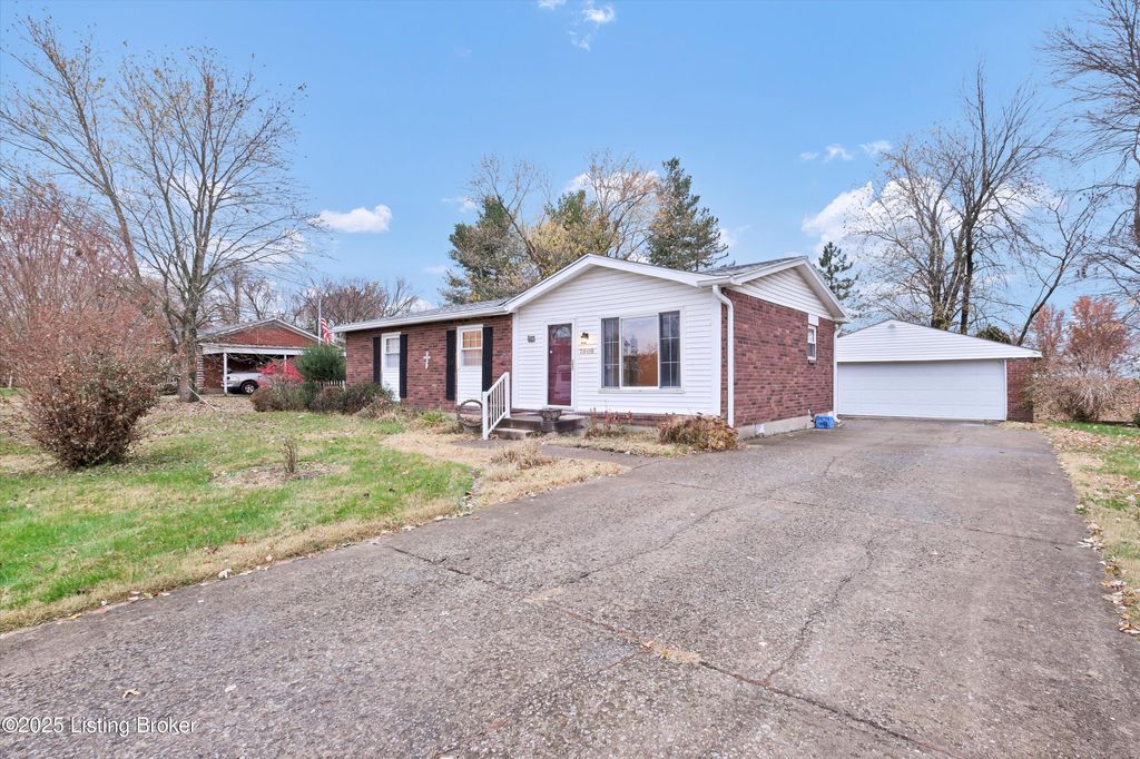 Photo of 7509 Sherrard Dr, Louisville, KY 40258 (MLS # 1703863)
