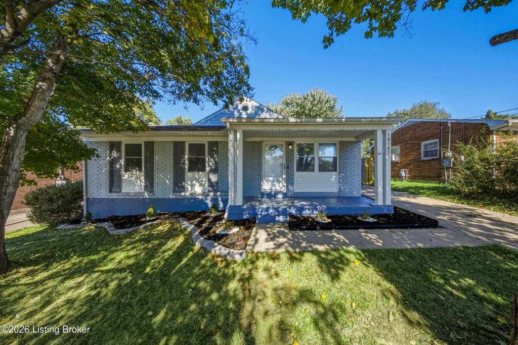 Photo of 10107 McNeely Lake Dr, Louisville, KY 40229 (MLS # 1731195)