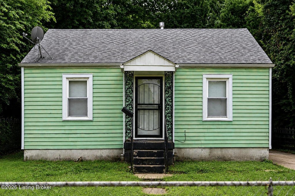Photo of 1800 Beech St, Louisville, KY 40210 (MLS # 1723216)