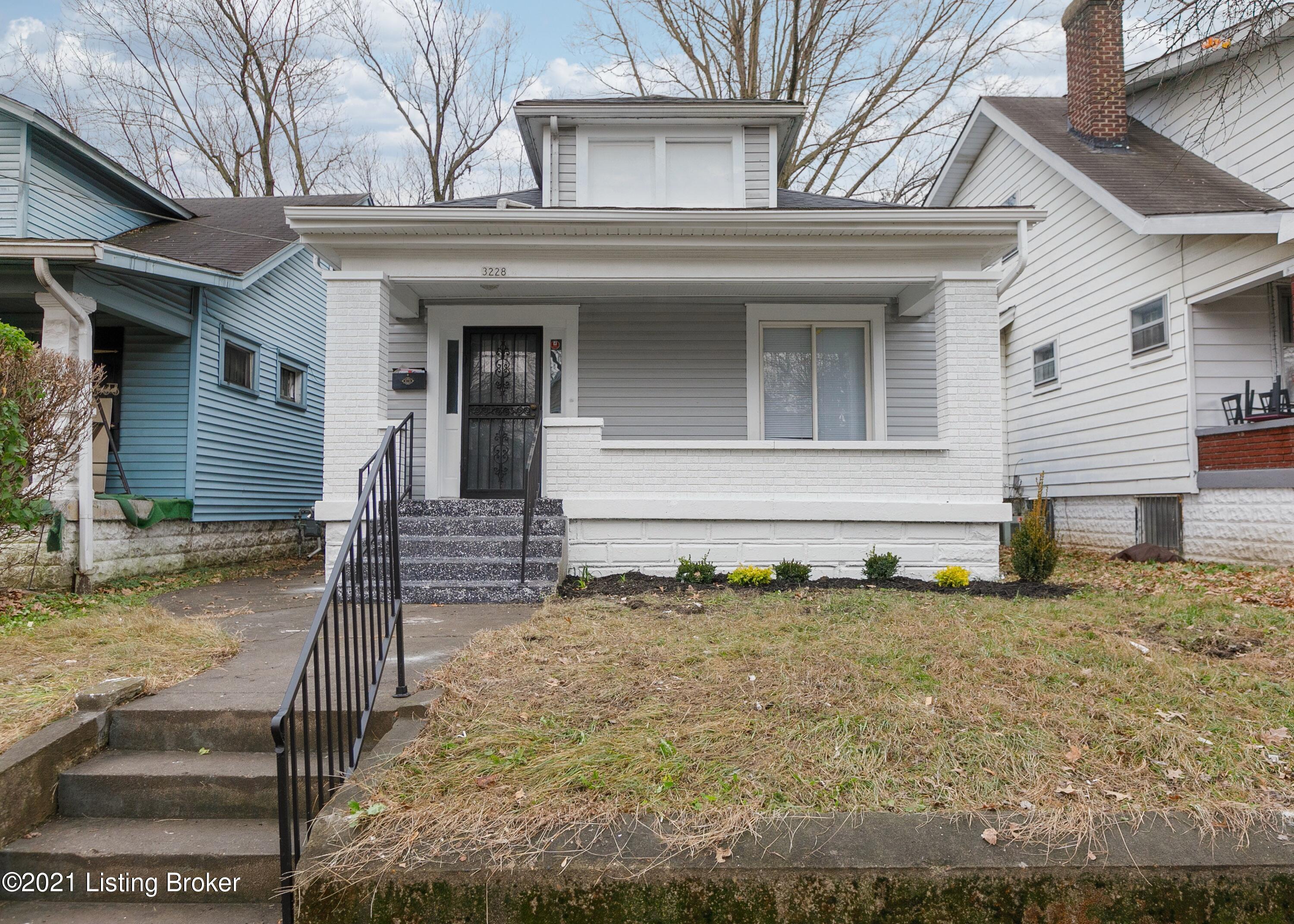 Photo 1 of 31 — 3228 Del Park Terrace, Louisville, KY 40211