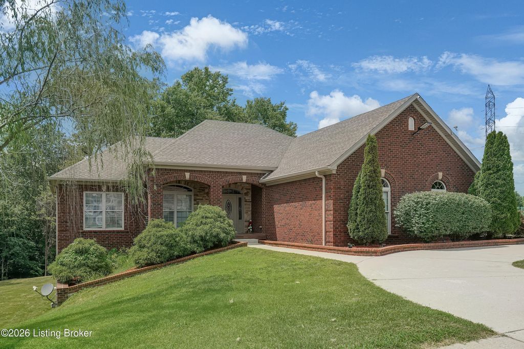 Photo of 6700 Woodrow Way, Louisville, KY 40228 (MLS # 1722324)