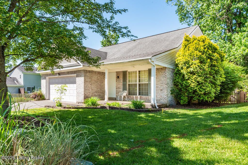 Photo of 11813 Oak Bay Dr, Louisville, KY 40245 (MLS # 1717662)