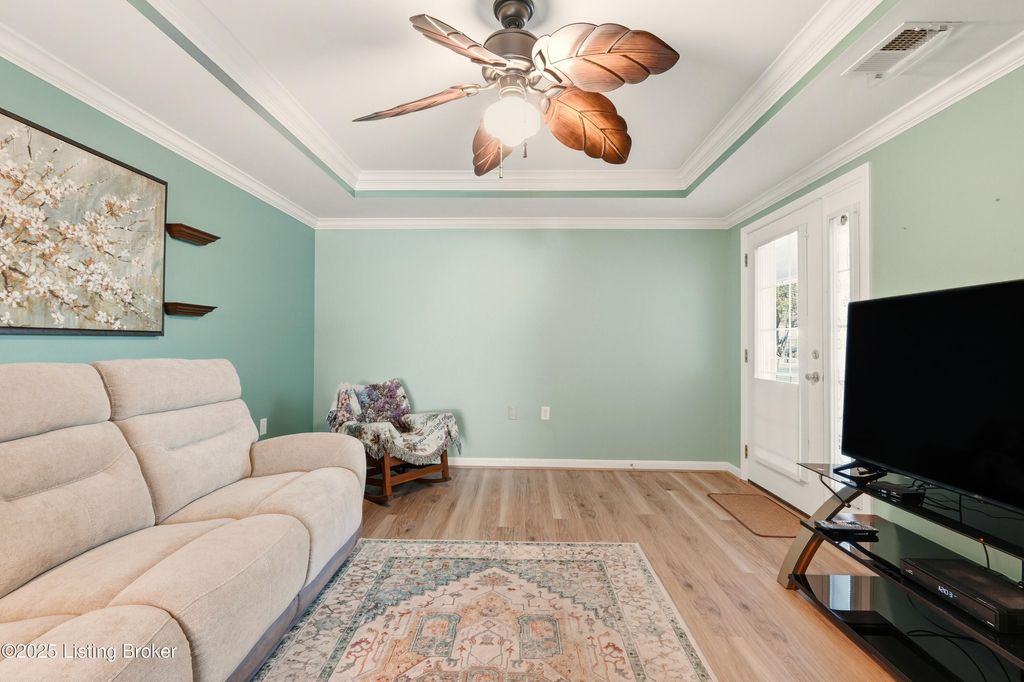 Photo of 7333 Fox Hollow Way, Louisville, KY 40228 (MLS # 1701620)