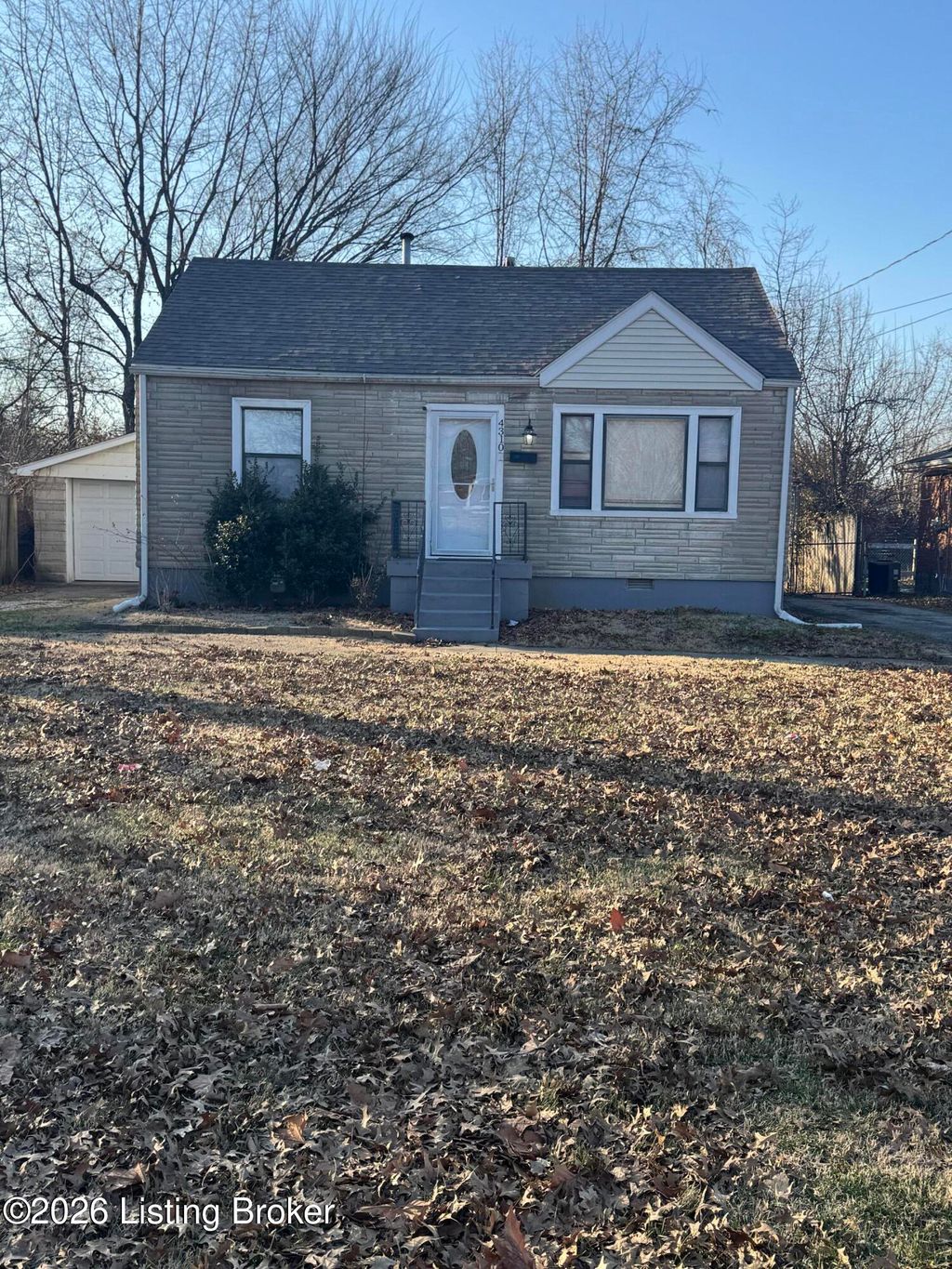Photo of 4310 Lynnview Dr, Louisville, KY 40216 (MLS # 1715658)