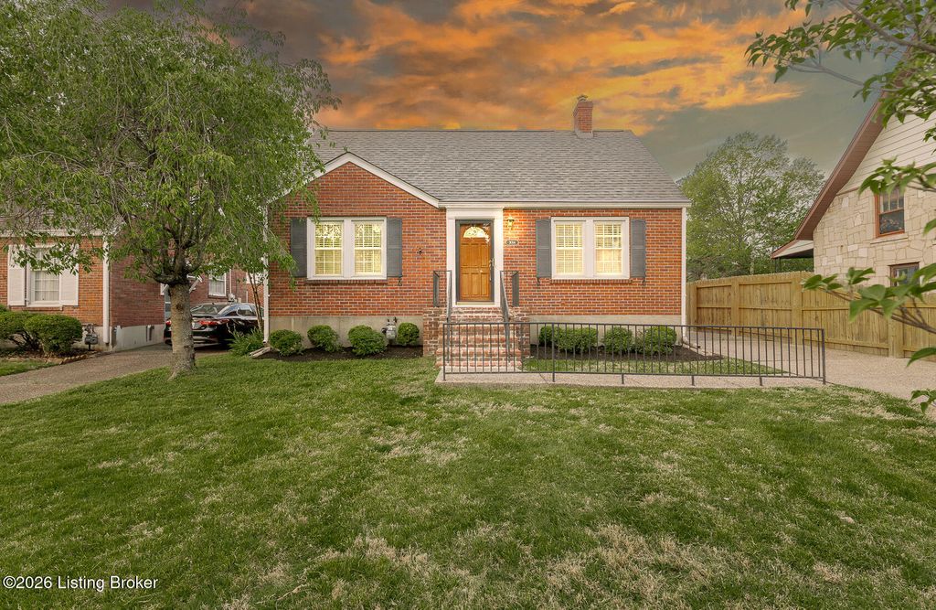 Photo of 3014 Curran Rd, Louisville, KY 40205 (MLS # 1714380)