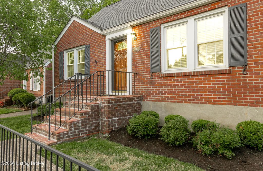 Photo of 3014 Curran Rd, Louisville, KY 40205 (MLS # 1714380)