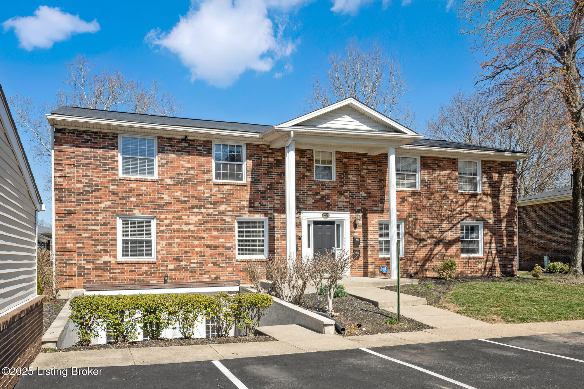 1239 Westlynne Way #1, Louisville, Kentucky image 3