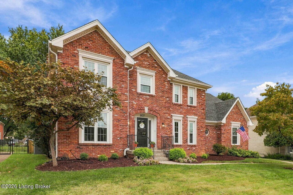 Photo of 807 Foxfire Dr, Louisville, KY 40223 (MLS # 1730091)