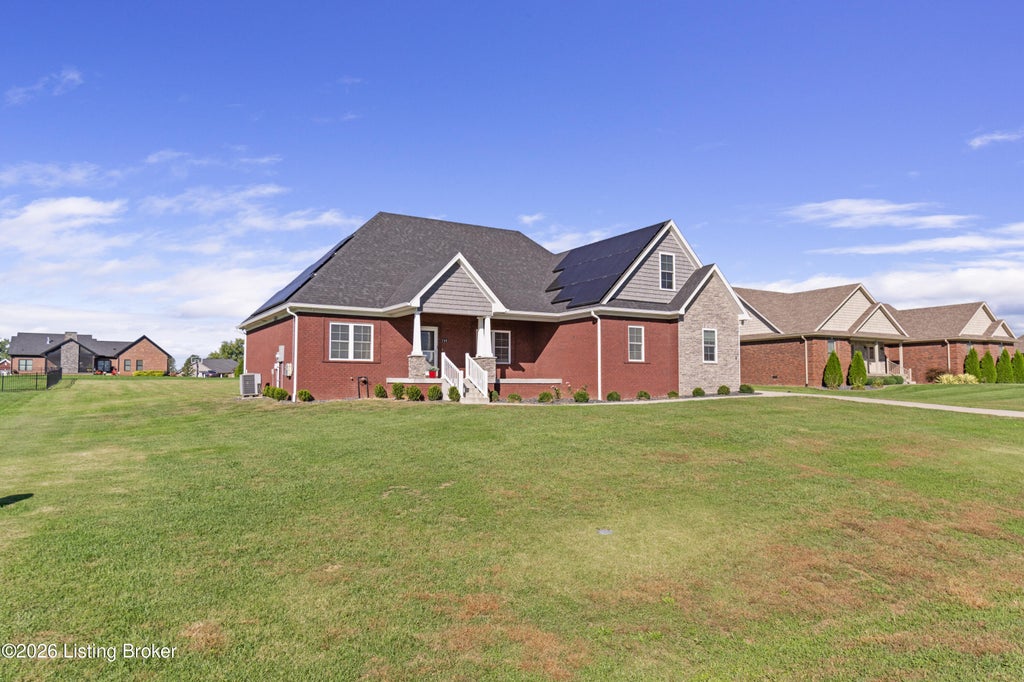 Photo of 240 Brennan Ct, Shepherdsville, KY 40165 (MLS # 1732600)