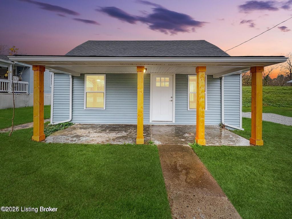 Photo of 110 Hardin Ct, Taylorsville, KY 40071 (MLS # 1716996)