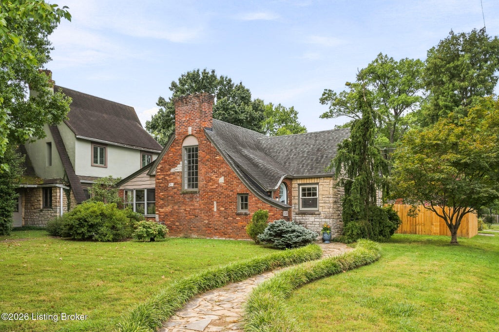 Photo of 500 Wendover Ave, Louisville, KY 40207 (MLS # 1728698)