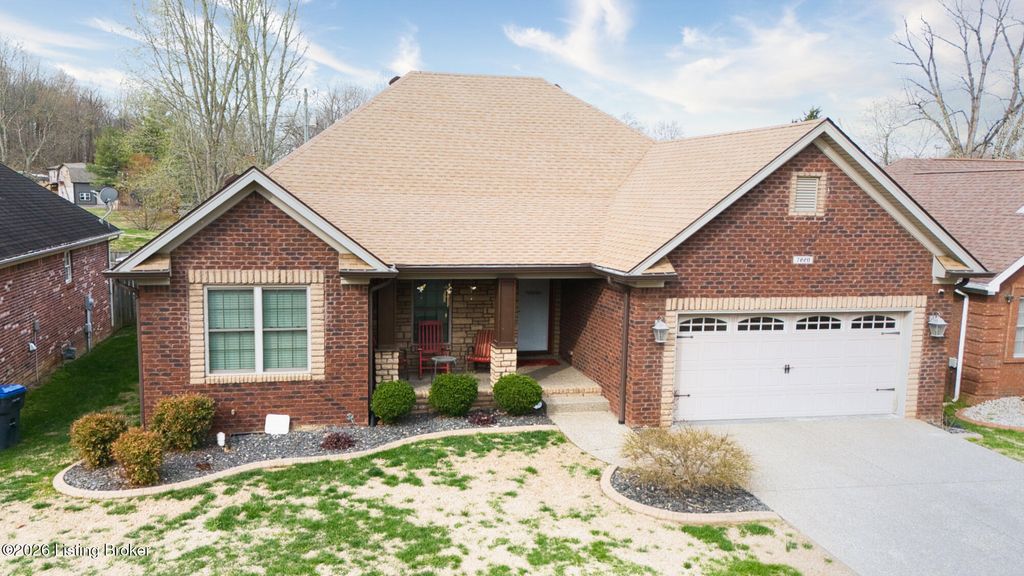 Photo of 7220 Oakburn Dr, Louisville, KY 40258 (MLS # 1711779)