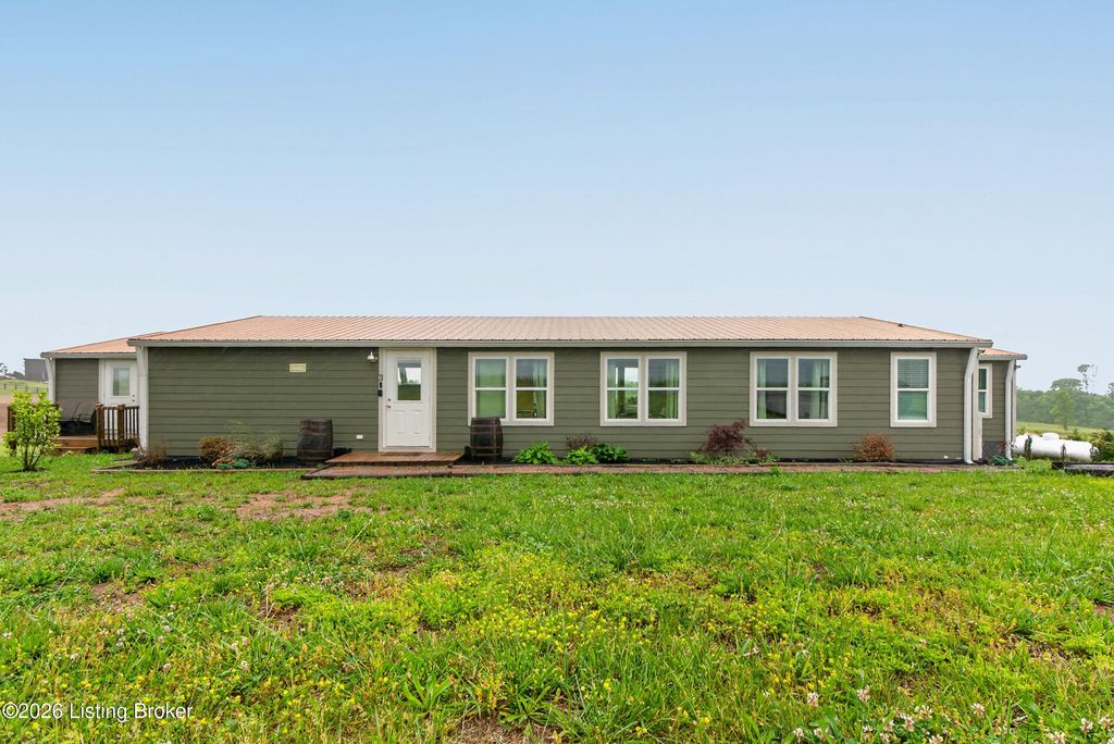 Photo of 199 Doe Run Ln, Springfield, KY 40069 (MLS # 1717396)