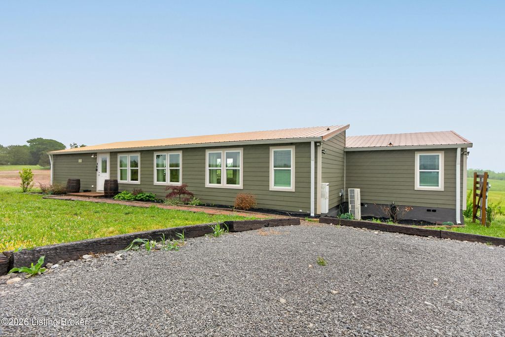 Photo of 199 Doe Run Ln, Springfield, KY 40069 (MLS # 1717396)