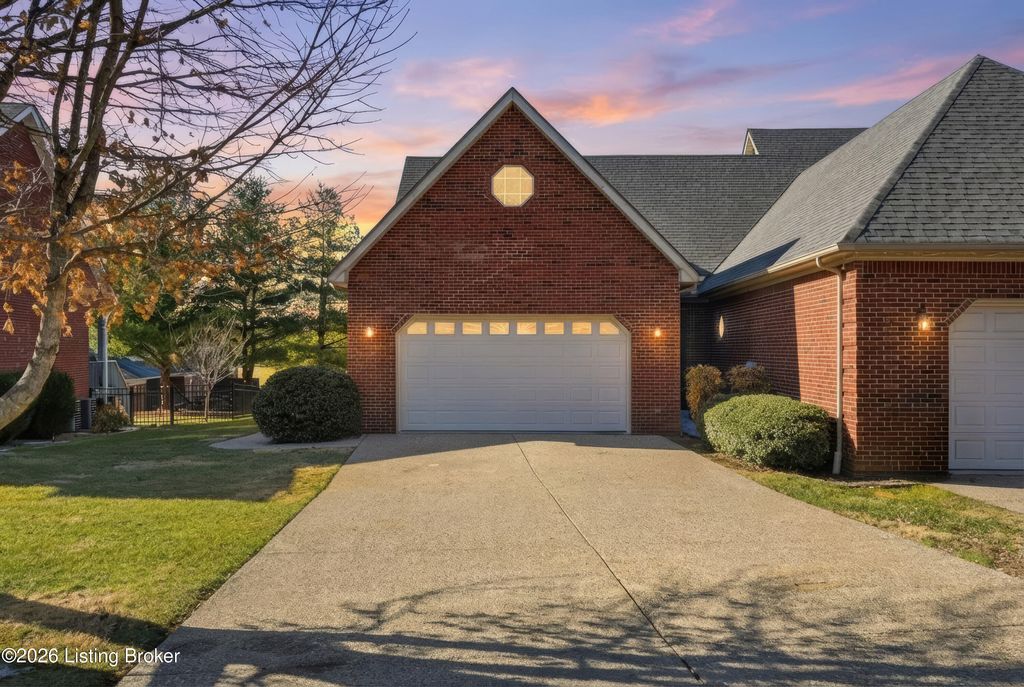 Photo of 102 Ashton Ct, Bardstown, KY 40004 (MLS # 1709267)
