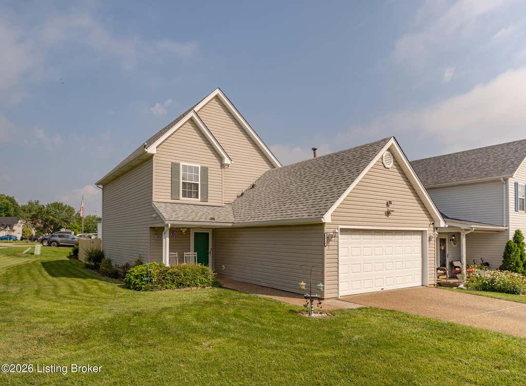 Photo of 3916 Mimosa View Dr, Louisville, KY 40299 (MLS # 1726481)