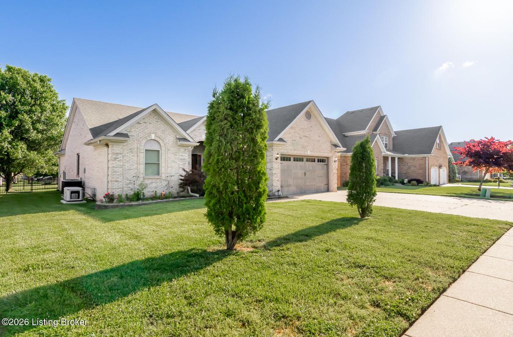 Photo of 10720 Bardstown Woods Blvd, Louisville, KY 40291 (MLS # 1716012)