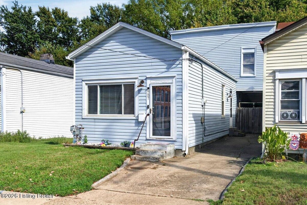Photo of 957 Goss Ave, Louisville, KY 40217 (MLS # 1732310)