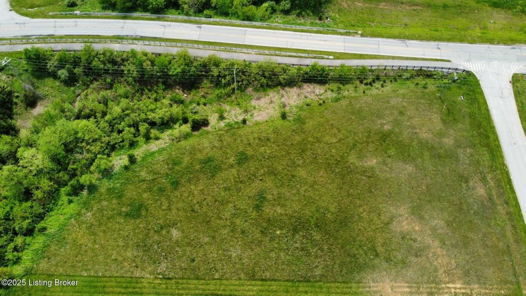 Photo of 2101 Spencer Ct, La Grange, KY 40031 (MLS # 1685812)