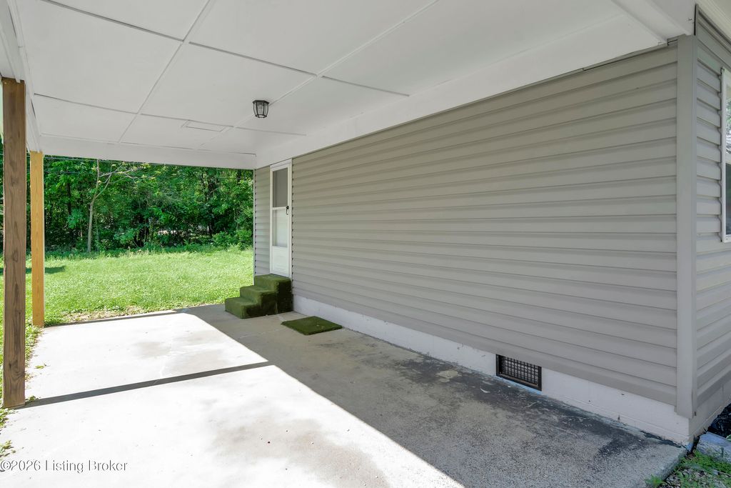 Photo of 167 Melody Ln, Louisville, KY 40229 (MLS # 1716583)