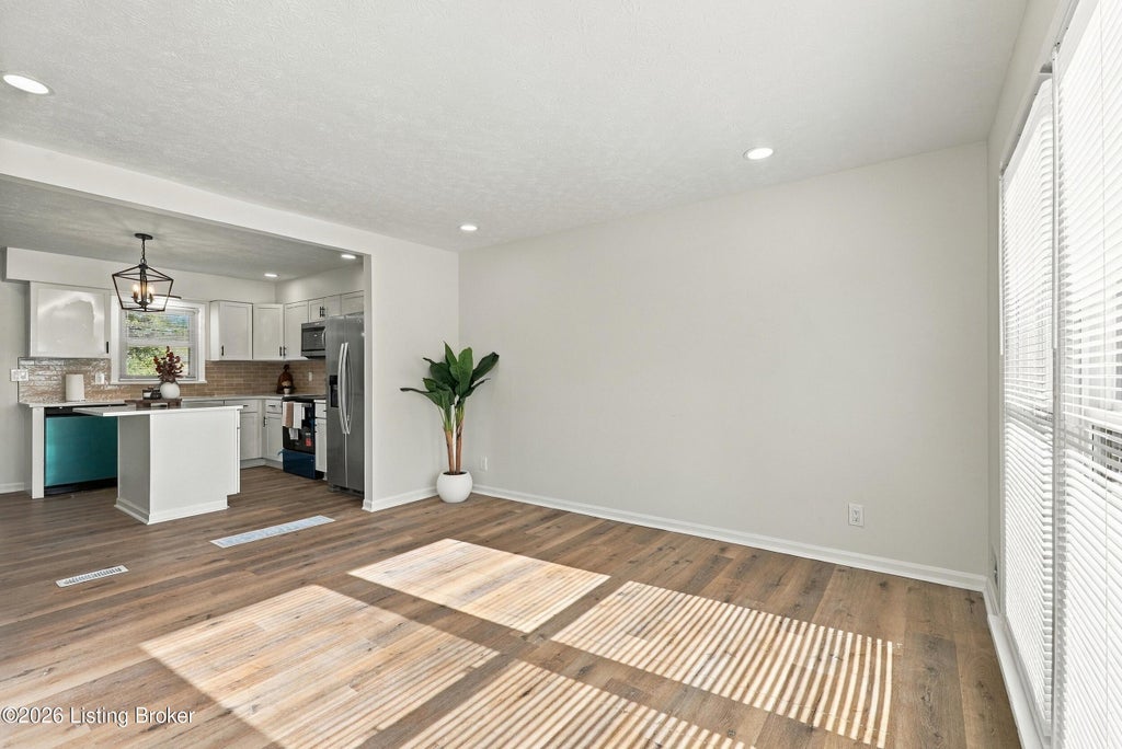 Photo of 815 Iroquois Ave, Louisville, KY 40214 (MLS # 1731934)