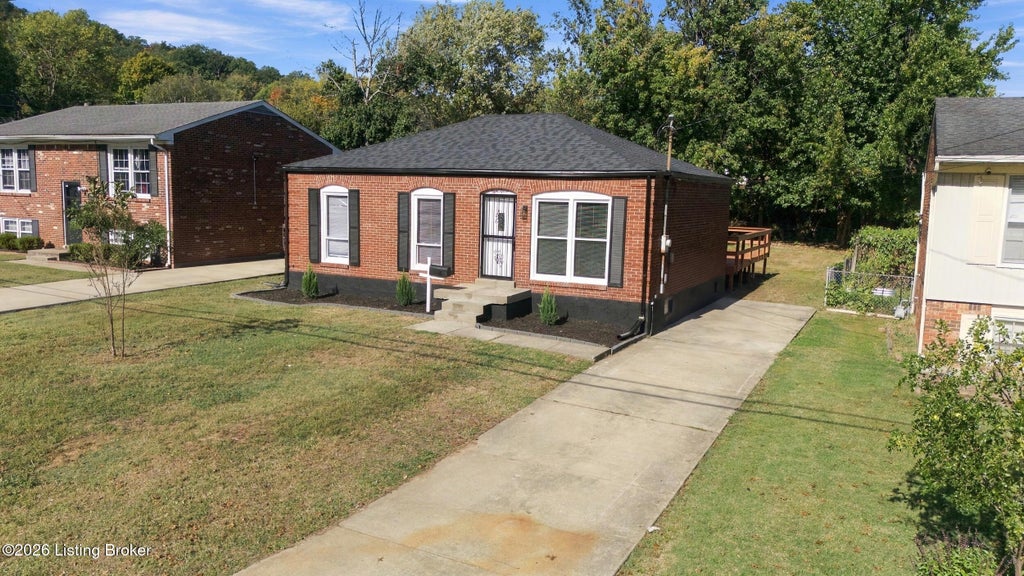 Photo of 815 Iroquois Ave, Louisville, KY 40214 (MLS # 1731934)