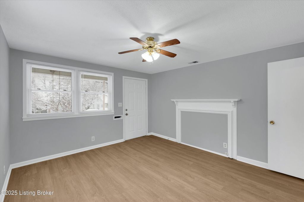 Photo of 1682 Trigg St, Louisville, KY 40213 (MLS # 1704603)