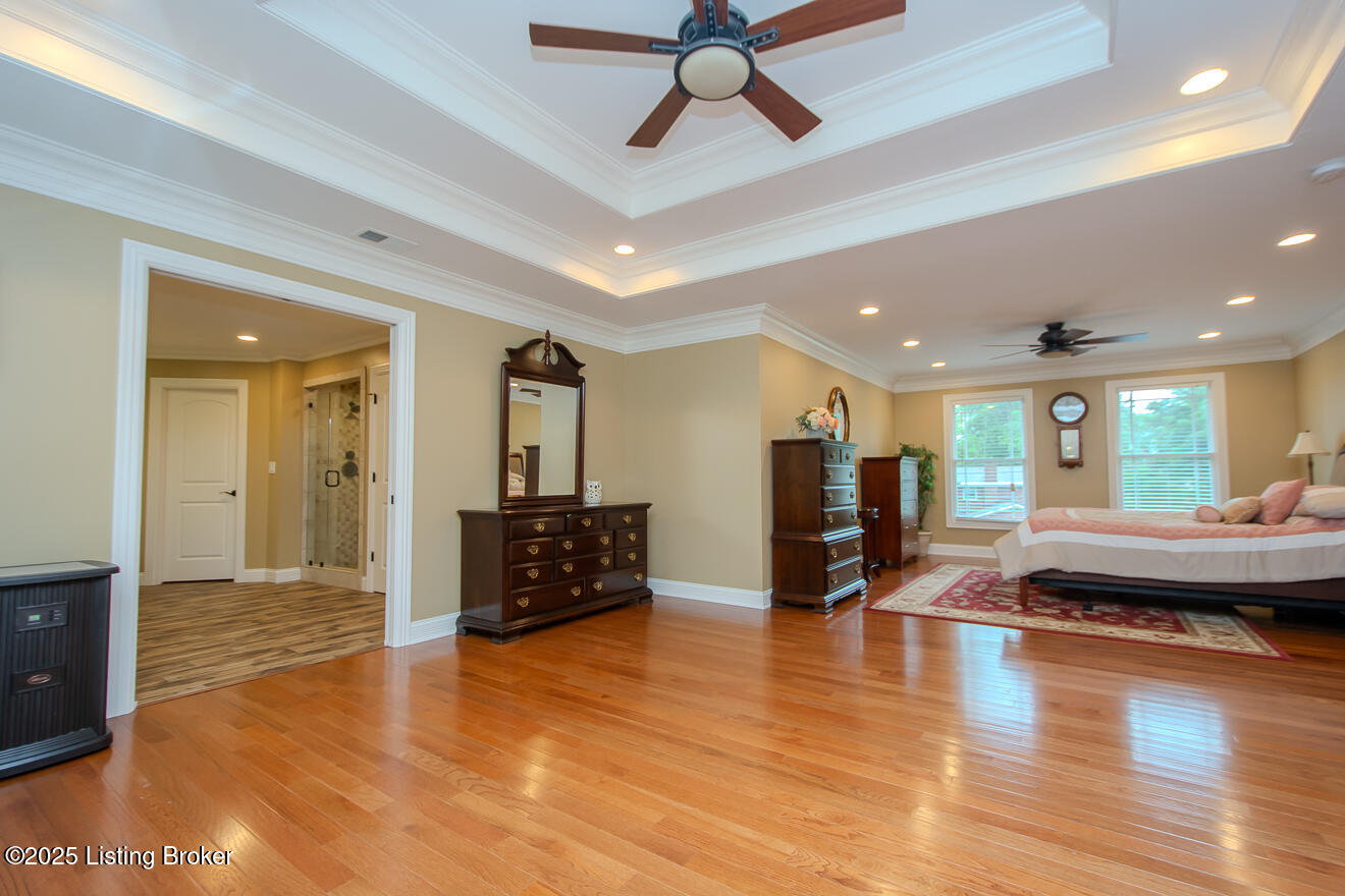 9200 Axminster Dr, Louisville, Kentucky image 39
