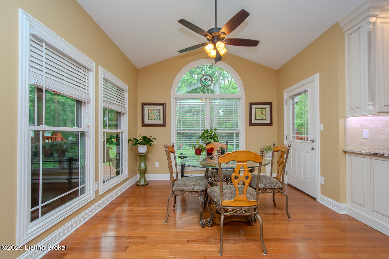 9200 Axminster Dr, Louisville, Kentucky image 22