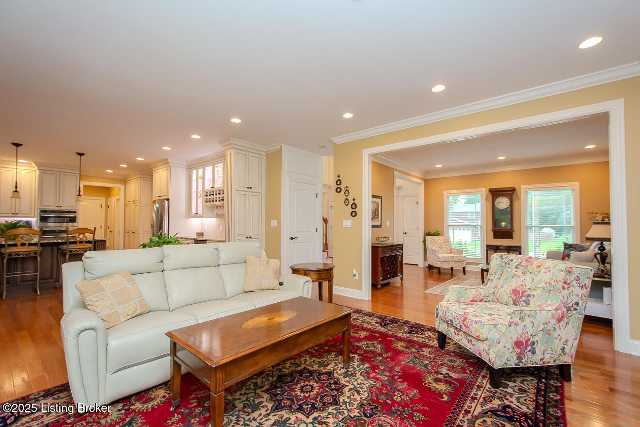 9200 Axminster Dr, Louisville, Kentucky image 19