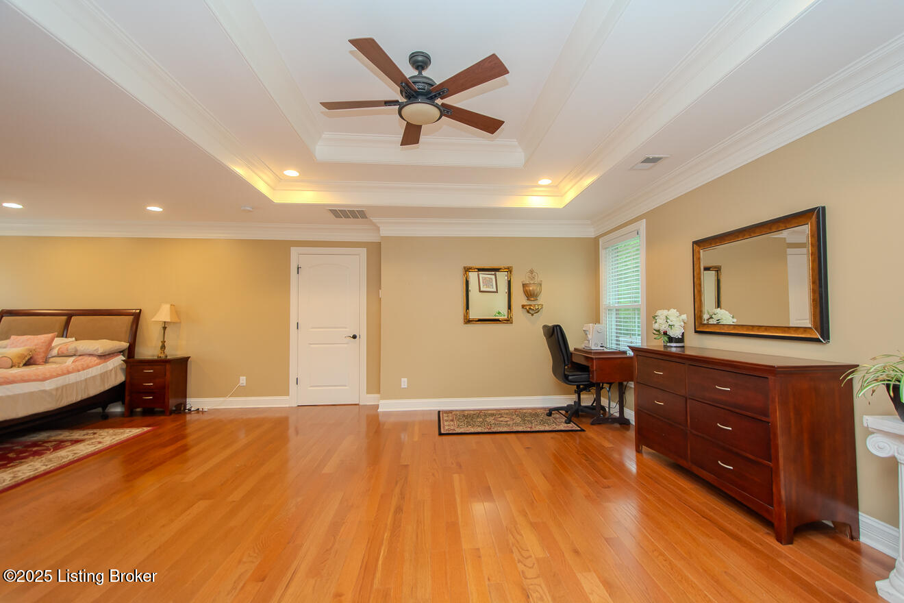 9200 Axminster Dr, Louisville, Kentucky image 40