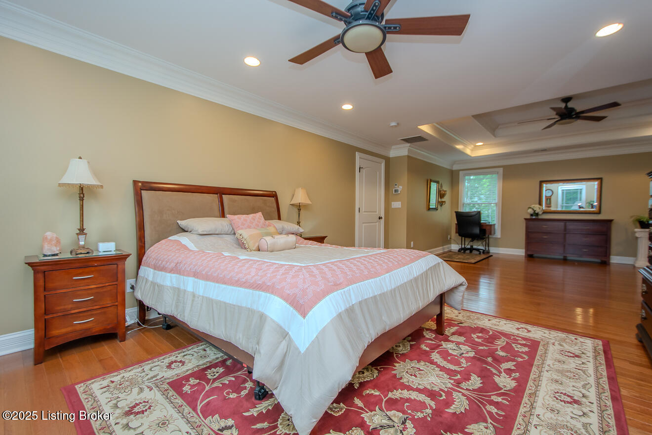 9200 Axminster Dr, Louisville, Kentucky image 37